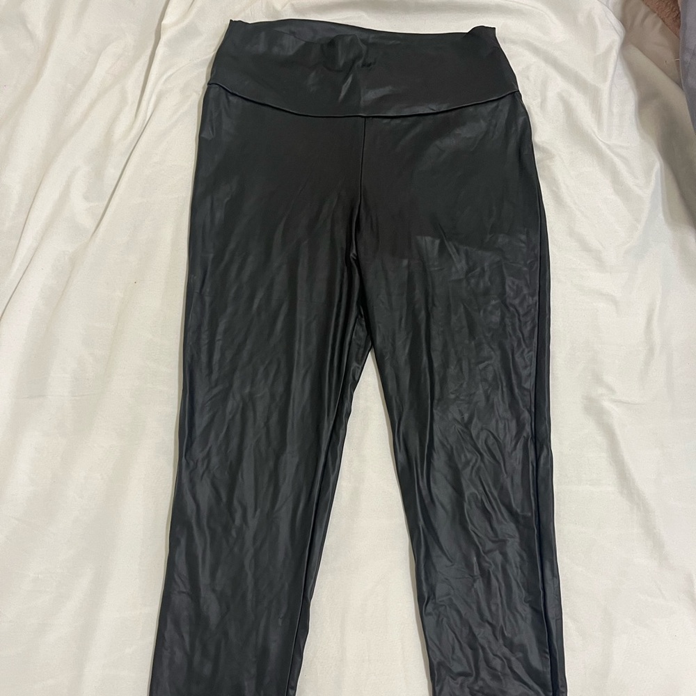 Black leggings